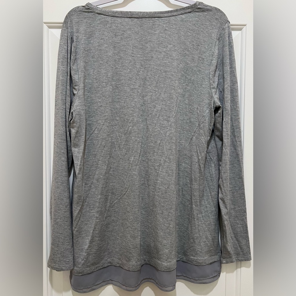 NWT White House Black Market women’s Large long sleeve v-neck solid gray top - Picture 4 of 5